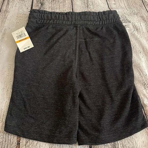NWT! Boy’s Lucky Brand 🍀 dark gray shorts size 8 - Picture 2 of 3